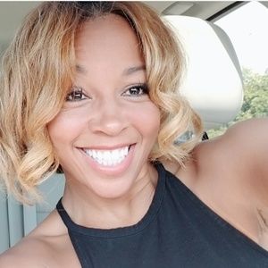 Meet your Posher, Glo